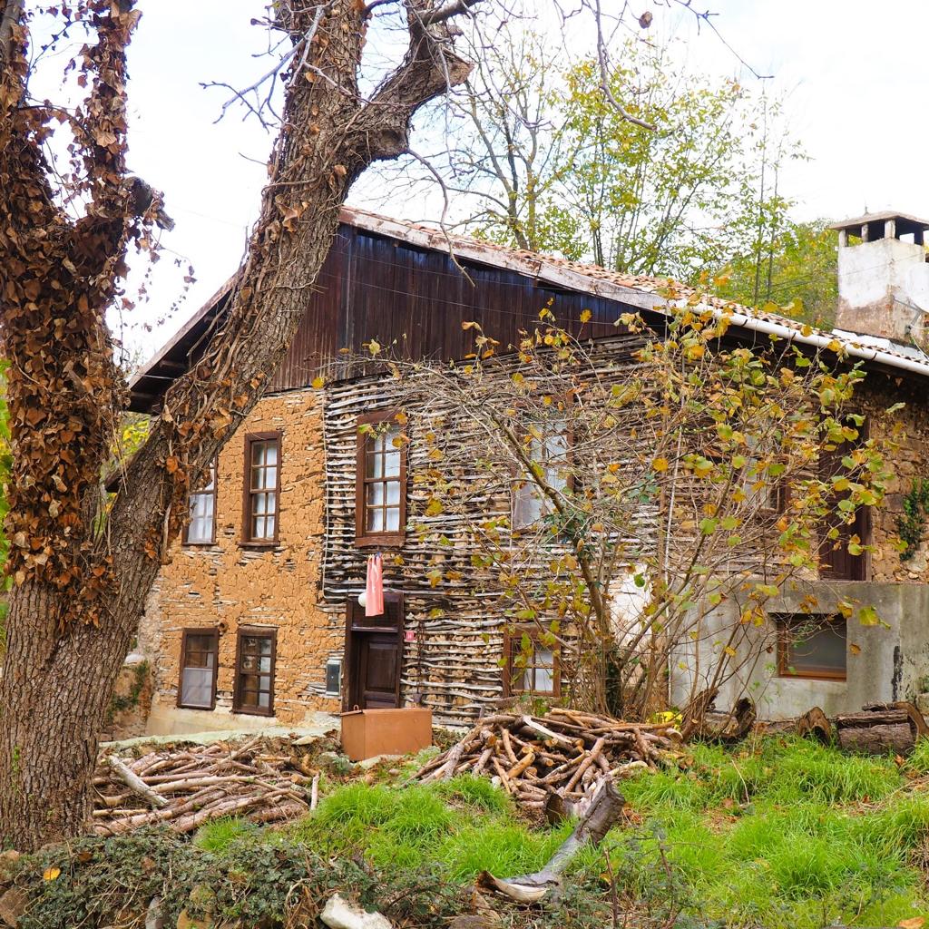 Yeniköyde Tarihi bir Yapı